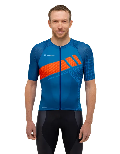  Il/La modello/a è alto/a 180 cm e indossa la taglia 6