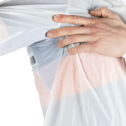 Inserto in rete transpirante sotto le braccia