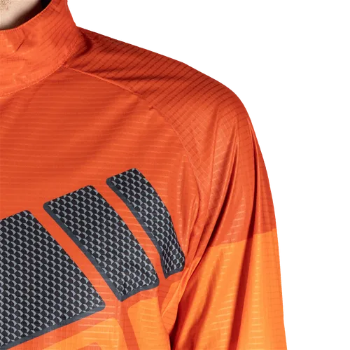 Taglio ergonomico della manica