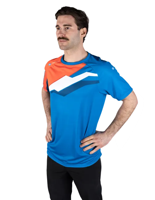  Il/La modello/a è alto/a 182 cm e indossa la taglia 6