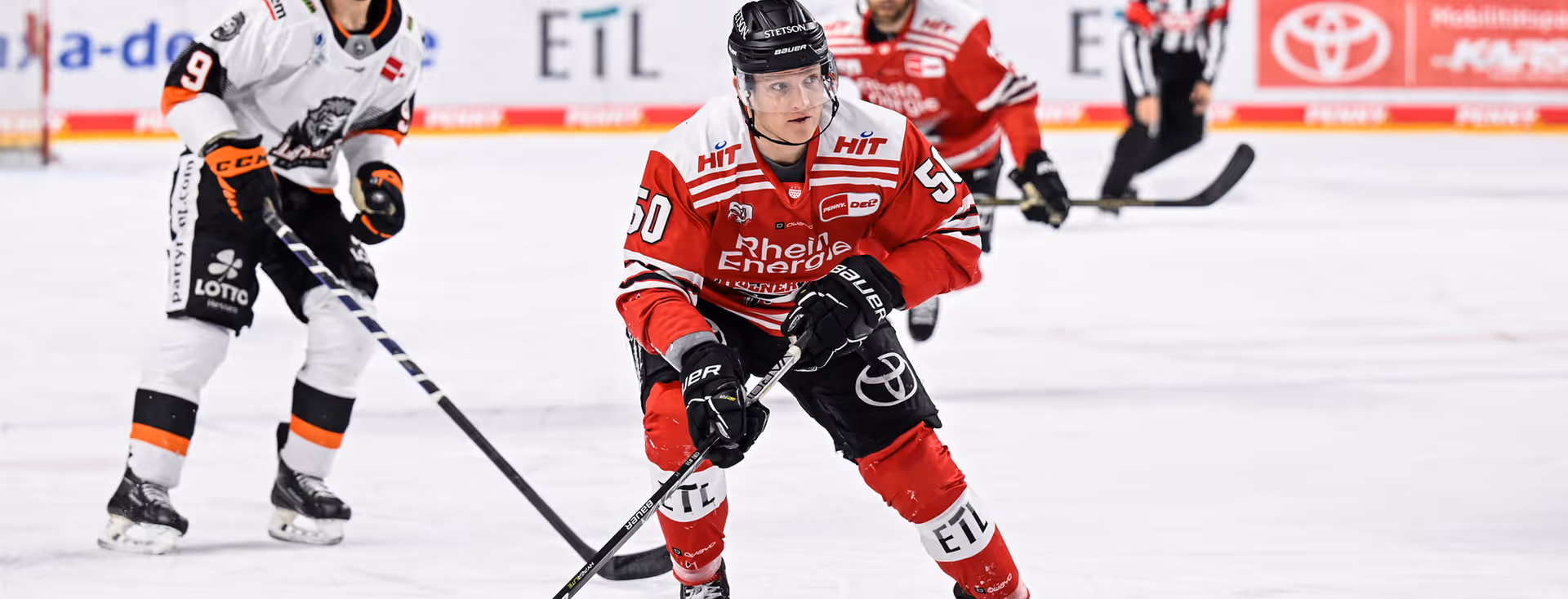 Crea abbigliamento da hockey su ghiaccio personalizzato